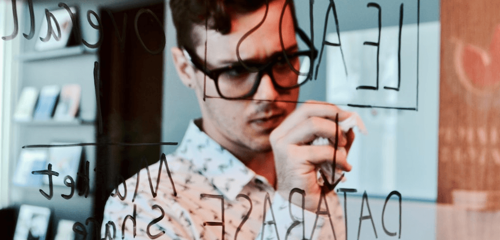 Von Interessenten zu Kunden: Qualifizierte Leads generieren und konvertieren