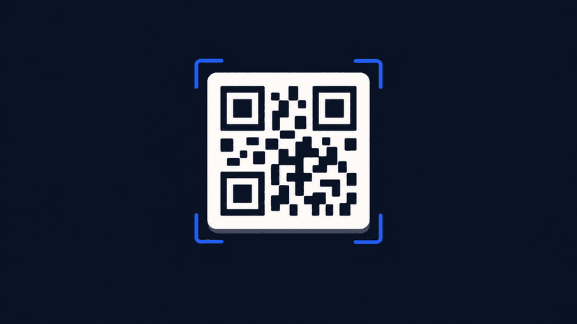 Un ordinateur portable affichant le QR code de WhatsApp Web, et un smartphone tenu devant l'écran en train de le scanner
