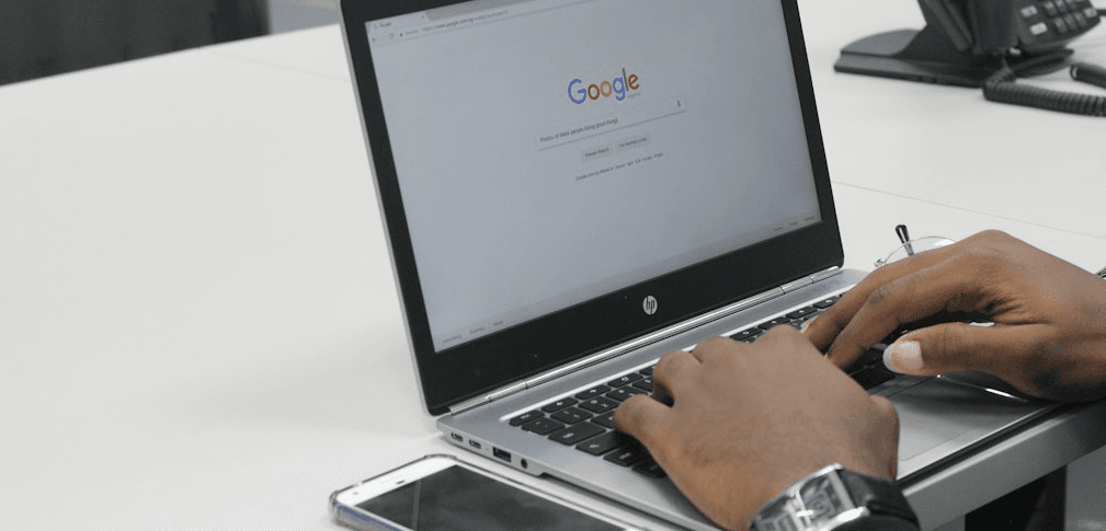 Ansprechpartner in Firmen finden: Entscheider einfach identifizieren